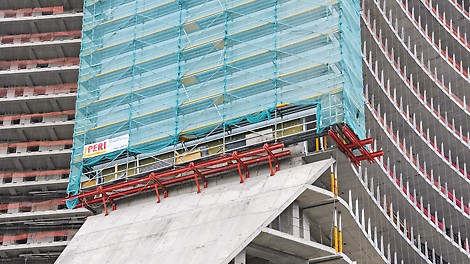 Консоли VARIOKIT не только заменили рабочие подмости, но также служили опорой для фасадных лесов.