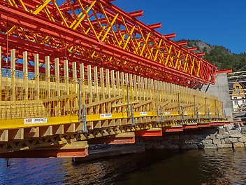 Fedeåna bru VRB fagverksbjelker GT24 trebjelker RCS klatreskinner PERI Prokit sikringsutstyr forskaling stillas engineering infrastruktur