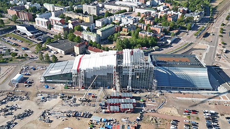 XAMKin uusi kampus rakentuu PERI UP LGS 150 -sääsuojan alla!