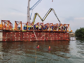 Celosías ALPHAKIT en conjunto con el encofrado de vigas HANDSET ALPHA<br/>