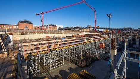 Bovenaanzicht ondersteuning met vloerbekisting ten behoeve van perrondek fase 1b.