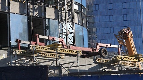 Опорные башни для ведения работ по остеклению фасадов