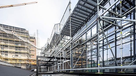 PERI leverde een enorme hoeveelheid steigermaterieel voor dit project. De PERI systemen zijn uitwisselbaar en koppelbaar, wat een groot voordeel is.