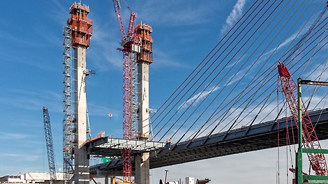Originally constructed in the 1930s, the old Kosciuszko Bridge was the only crossing of Newtown Creek that was not a drawbridge. In the 75 years since its opening, traffic has grown exponentially while the structure itself has both aged and become functionally obsolete.
