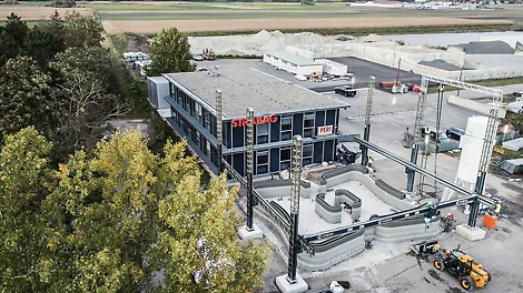 &lt;p&gt;El primer edificio impreso en 3D de Austria se est&amp;aacute; construyendo en Hausleiten, Baja Austria: Junto con PERI, el grupo de tecnolog&amp;iacute;a de la construcci&amp;oacute;n STRABAG est&amp;aacute; realizando una extensi&amp;oacute;n de 125 m&amp;sup2; de oficinas para la planta de mezcla de asfalto en Hausleiten. El tiempo de impresi&amp;oacute;n pura para la ampliaci&amp;oacute;n del edificio es de aprox. 45 horas.&amp;nbsp;&lt;/p&gt;<br/>
