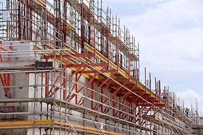 CB 240 utilised as access for PERI UP installation second casting