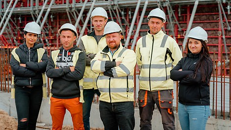 Zespół z firmy AGMA zaangażowany we współpracę z PERI na budowie bunkrów do przygotowania fazy i podłoża przeznaczonego do uprawy pieczarek w Borucinie (gm. Okonek).