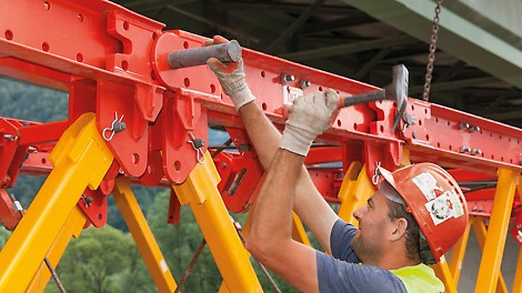 Mur Bridge Frohnleiten - Due to the standardised connections with only a minimum of tool usage, the VARIOKIT construction kit system is easy and simple to assemble.