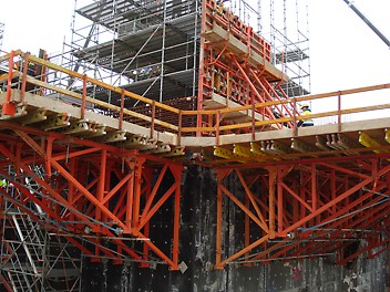 SB Brace frame platform corner detail.