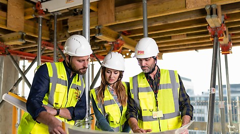 <ul><br/> <li>Całodobowy dostęp dzięki aplikacji myPERI</li><br/> <li>Codzienne raporty z budowy</li><br/> <li>Pierwomontaż deskowania</li><br/> <li>Transport materiału</li><br/> <li>Wsparcie instruktora</li><br/> <li>Koordynacja budowy</li><br/> <li>Logistyka</li><br/> <li>Controlling</li><br/> <li>Kontrola jakości</li><br/></ul><br/>