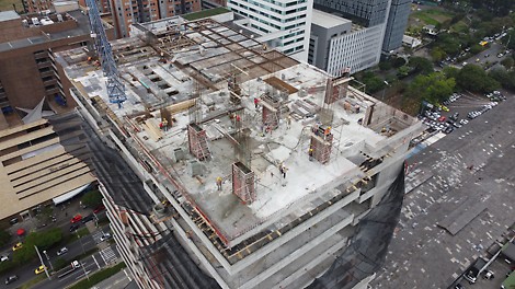 Sistemas de encofrado LIWA y HANDSET ALPHA para muros, pantallas y columnas.