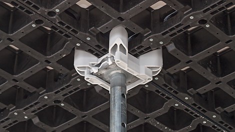 <p>Slabs can also be constructed quickly and easily with DUO. The formwork system scores with an even concrete finish, easy transport and fast assembly without the need for a crane. Even overhead, the lightweight DUO components can be used safely and ergonomically.</p><br/>