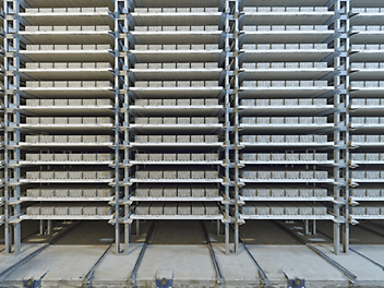 PERI Pave - the innovative production pallet. PERI Pave has been continuously refined and features a plastic coating with an integrated release effect.
