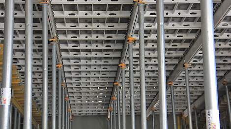 SKYDECK Deckenschalung Das PERI SKYDECK ermöglicht unseren Kunden eine niedrige Schalzeit.