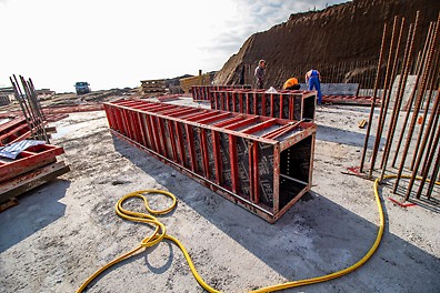 С малкото си тегло и опростения дизайн LICO - кофражът за колони е идеален за работа без кран