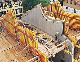 Adaptation Facile Personnalisez non seulement le parement, mais aussi la forme de la tour VARIO GT 24 selon vos besoins. Une adaptation facile qui s'ajuste précisément à votre chantier, assurant une efficacité optimale.<br/>