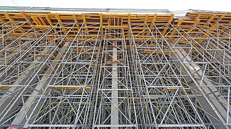 PERI UP Rosett shoring system used for heights up to 14m for cantilever support