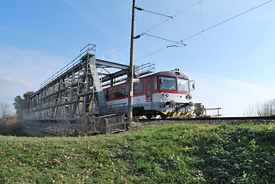 Lešenie PERI UP Flex použité pri rekonštrukcii mosta ponad rieku Nitra s dĺžkou 66 m, šírkou 7,23 m a výškou 7,5 m.