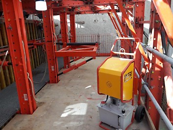 Système hydraulique d&#039;ouverture et fermeture du coffrage (vérins double effet)