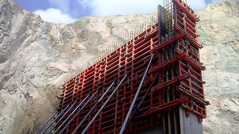 TRIO shutters used to construct crusher walls to be used for the dumpers at the lower end of the site to reduce the distance between the crusher and offloaded aggregate