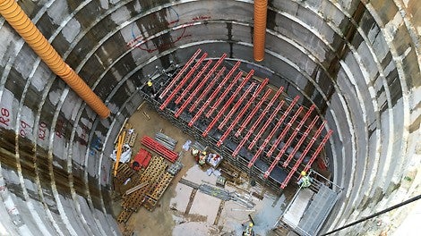 Special designed PERI UP platform to support the TBM
