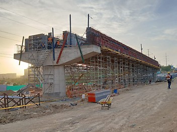 Vigas I soportadas con Torres de Apuntalamiento ST-100
