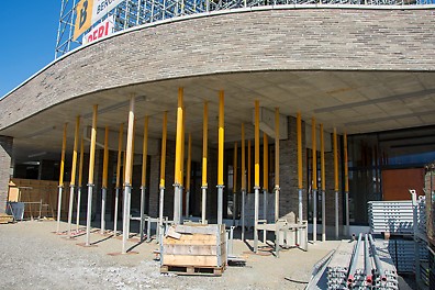Hangursbanen Voss - PERI UP stillas Multiflex Multiprop Maximo VARIO infrastruktur gondol