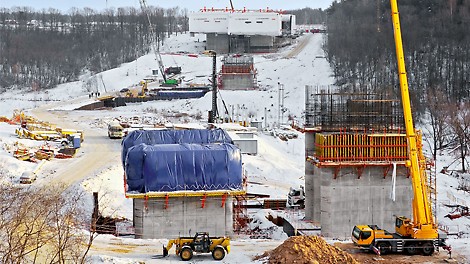 Помимо агрегата для навесного бетонирования, использование консольно-переставной системы CB/VARIO также было важным решением со стороны компании PERI.