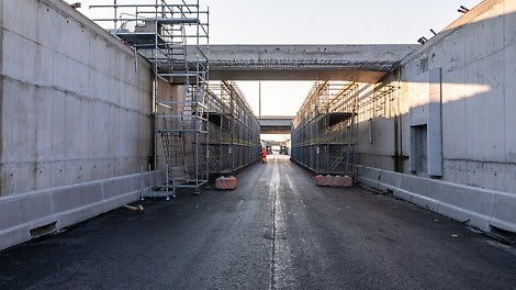 PERI UP trappentoren als toegangssteiger.