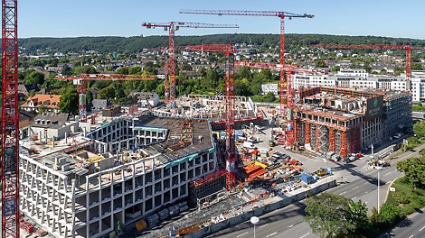 Bonn hat ein neues, modernes Stadtquartier: Der Neue Kanzlerplatz Die zentrale Lage und der hohe Schwierigkeitsgrad stellten hohe Anforderungen an die Baustellenlogistik und die Schalungs- und Gerüsttechnik.