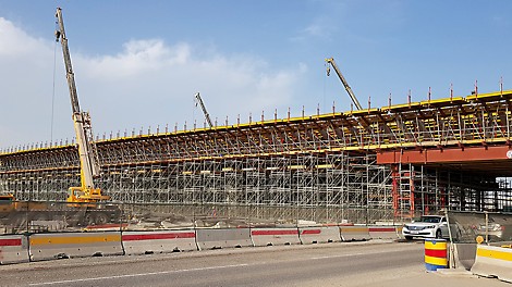 The PERI system solution was tailored to account for the specific circumstances on site as one of the great challenges of the project was to carry out the construction work without causing major disruption to traffic. 