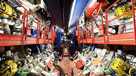 KERN hat die Bedeutung der Digitalisierung erkannt und ist Vorreiter bei der Einführung intelligenter Tunnelbautechnologien. Der Fokus auf Prozesssimulation und Systemautomatisierung gewährleistet die Vorhersage, Planung und Ausführung von Projekten mit beispielloser Genauigkeit und Effizienz. Darüber hinaus vermittelt KERN seinen Mitarbeitern durch Schulungen ausserhalb des Werksgeländes das Wissen und die Fähigkeiten, die für eine effektive Arbeit mit diesen Technologien erforderlich sind, und setzt damit neue Massstäbe in der zivilen Infrastruktur.