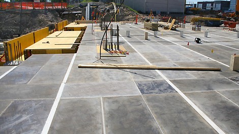 SKYDECK-holvikaseteista jää siisti kuvio betonipintaan.