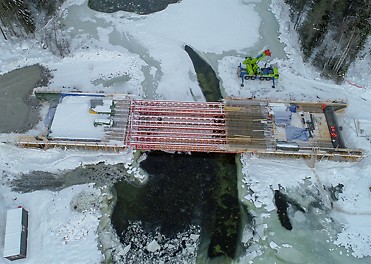 Fv251 Hellefossbrue
VRB fagverksdrager og VST tunglasttårn CNC-bueskiver Multiprop GT 24 tredrager VST tårn Prokit forskaling engineering infrastruktur