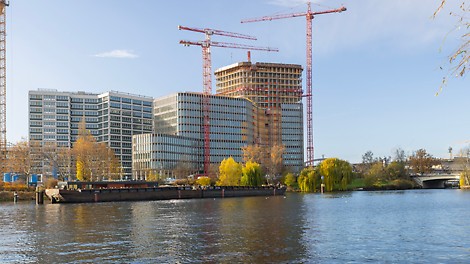 Die Europacity, Berlins neues Hauptstadtquartier, ist in den letzten Jahren rasant gewachsen. Am Nordhafen wurde kürzlich das letzte der 19 Geschosse des Upbeat fertiggestellt.