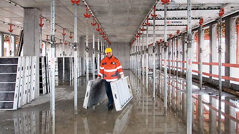 Geringe Einzelgewichte und praktische Abmessungen ermöglichen die schnelle Handhabung durch eine einzelne Person. Die handlichen Elemente garantieren einen guten Überblick über den eigenen Arbeitsbereich, hohe Bewegungsfreiheit sowie ergonomischeres Arbeiten.