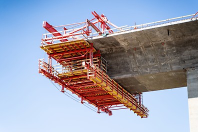 Konstruktion af brodæk ved hjælp af cantilever forskalling