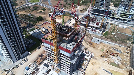 יציקת גרעין מרכזי 3-4 קומות מעל מפלס התקרה וחמשת הממ&quot;דים.