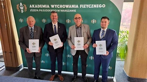 22 października 2025 r. PERI Polska zawarła porozumienie o współpracy z Akademią Wychowania Fizycznego Józefa Piłsudskiego w Warszawie. Współpraca obejmuje m.in. współpracę przy projektach badawczych.