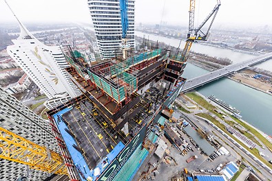 PERI systems in use PERI is supporting the construction project with innovative formwork and scaffolding solutions that ensure maximum safety and efficiency on the construction site.