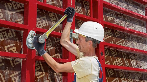 MAXIMO 270 e MAXIMO 330 si sono integrati perfettamente e hanno ridotto i tempi di lavoro grazie alla tecnologia di ancoraggio MX, i cui tiranti possono essere messi in opera da un solo lato