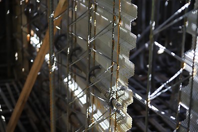 This permanent stop-end system provides full continuity of reinforcement for the installation of construction joints. 