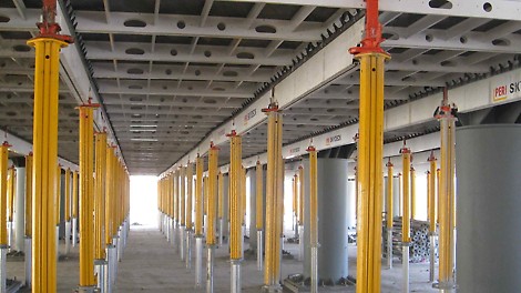 21.000 puntelli PEP in acciaio e MULTIPROP in alluminio: leggeri e ad alta portata