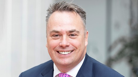 &lt;p&gt;Od 1. januara 2022, J&amp;uuml;rgen Voss preuzima poziciju finansijskog direktora (CFO) PERI grupe. On preuzima ovu funkciju od Christian Schw&amp;ouml;rera, koji je privremeno obavljao ovu ulogu od 1. maja 2021, pored svoje pozicije predsednika uprave (CEO).&lt;/p&gt;<br/>