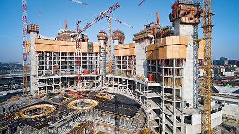 Porta Nuova Garibaldi, Milan, Italy - Each of the two towers has three reinforced concrete cores which were constructed with help of two PERI ACS self-climbing variants.