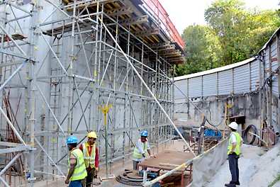 PERI UP loose form for cantilever slab and beam