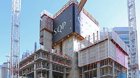 Due to the very confined space and limited storage area, just-in-time deliveries were crucial for the success of the project. To limit the amount of material required and simplify the assembly process, over 80 formwork elements were delivered to the construction site prefabricated and were then completed on site. PERI’s digital services were a great help in providing project support. For example, 3D models of the structure were created to visualise the climbing sequence, enable clash detection and identify spatial limitations in advance.