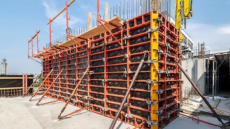 Kompaktna DOMINO oplata zidova primenjena je prilikom realizacije zidova nadzemnih etaža.