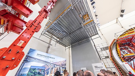 With our product portfolio for the infrastructure sector, we cover a high variety of applications. A special highlight: the combination of the VARIOKIT Engineering Construction Kit with the PERI UP Scaffolding Kit.
