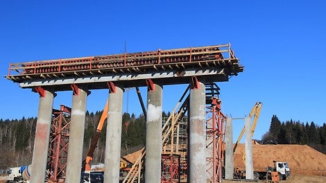 Строительство моста через реку Адров